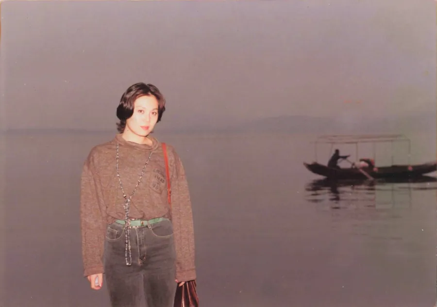 Esther au bord de l’eau, avant l’Amérique